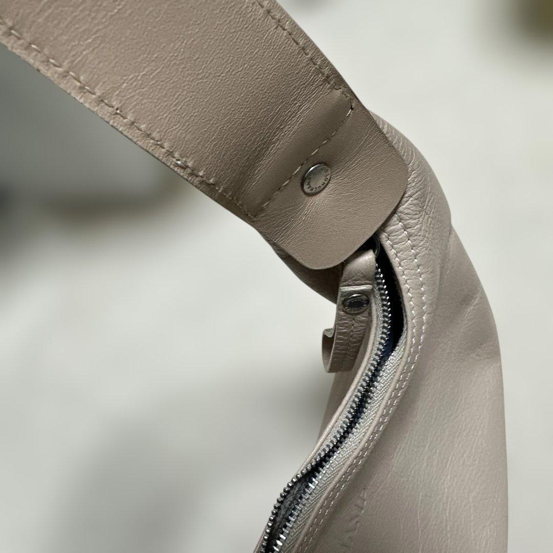 ロンシャン　ショルダーバッグ　レザー　ワンショルダー　ハーフムーン