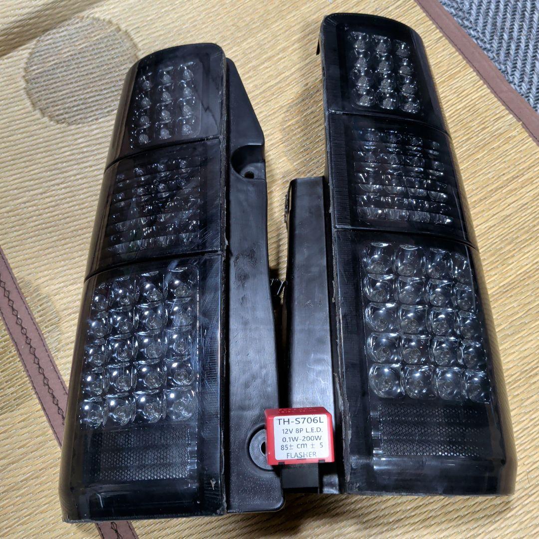 ジムニーjb23、5型以降ブラックテ−ルランプ、ハイフラ防止リレー付き