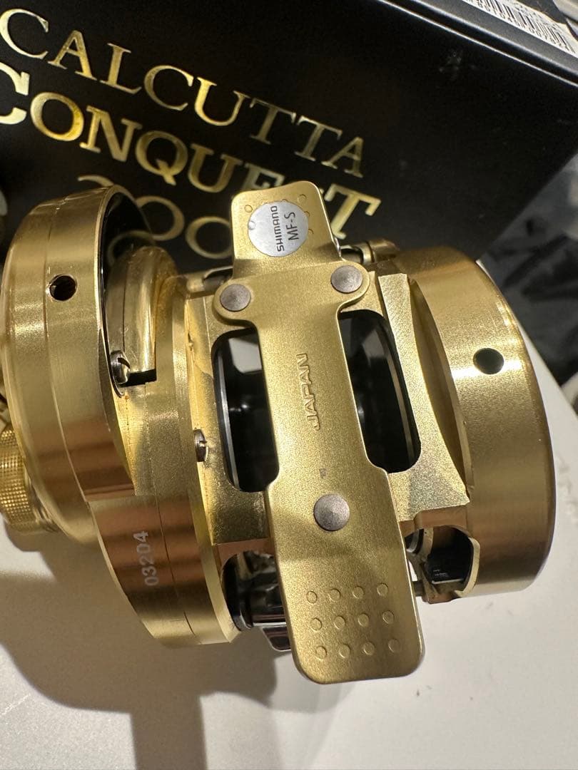 SHIMANO 14CALCUTTA CONQUEST 200 ベイトリール