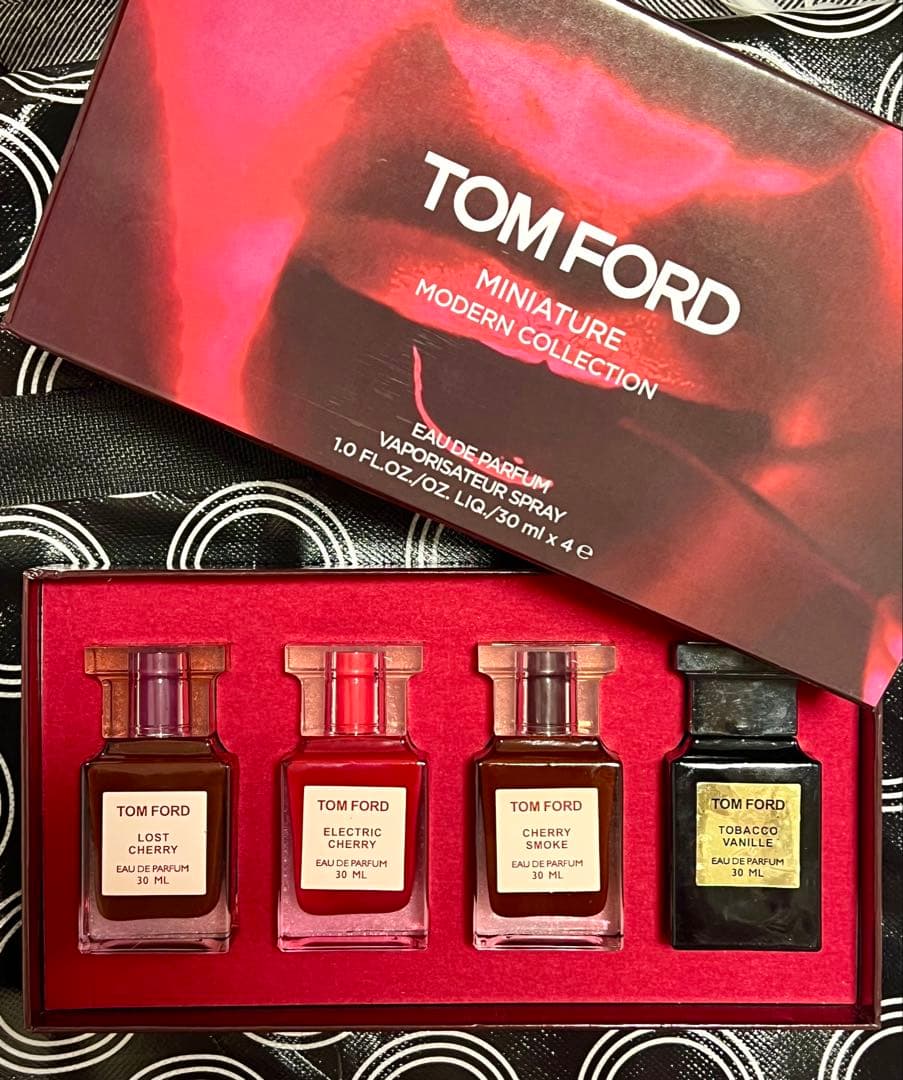 r*☆様 TOM FORD モダンコレクション ミニチュア香水セット