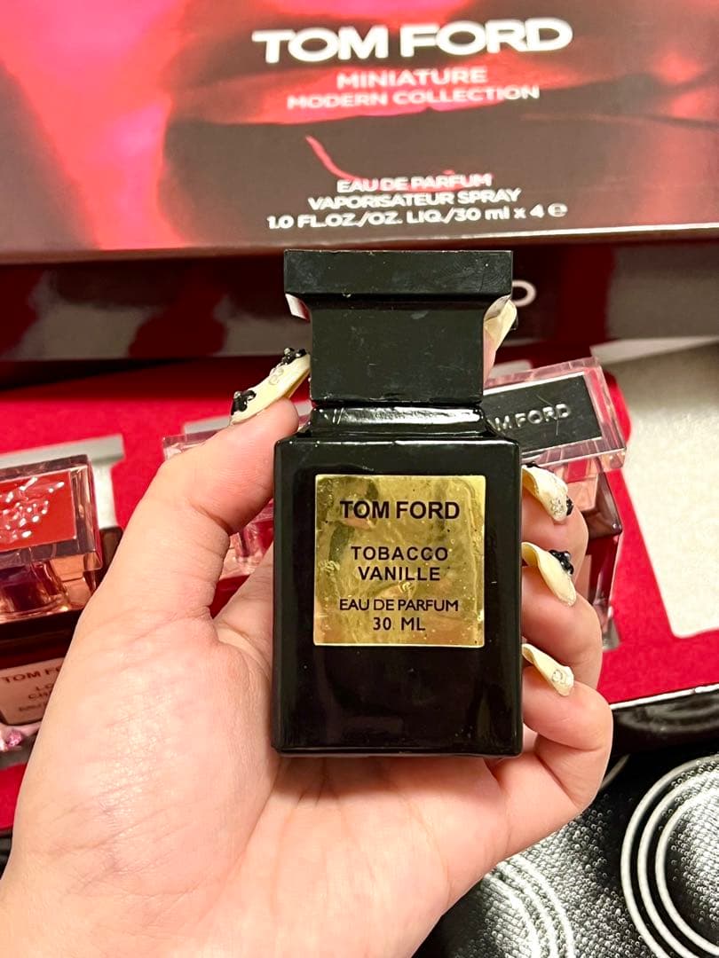 r*☆様 TOM FORD モダンコレクション ミニチュア香水セット