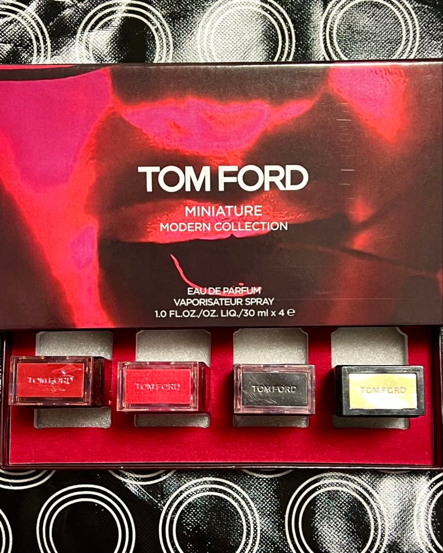 r*☆様 TOM FORD モダンコレクション ミニチュア香水セット