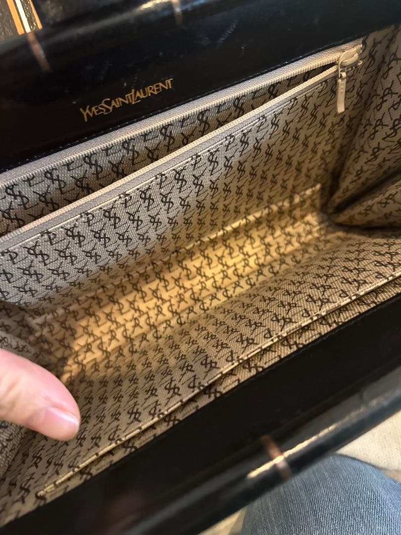 Yves Saint Laurent クラッチバッグ ブラック