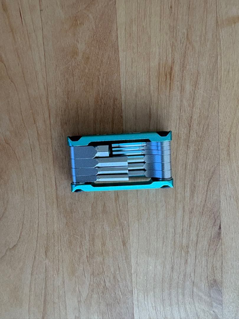 【美品・即購入可・価格交渉可】 Bianchi 携帯工具セット パンク修理キット