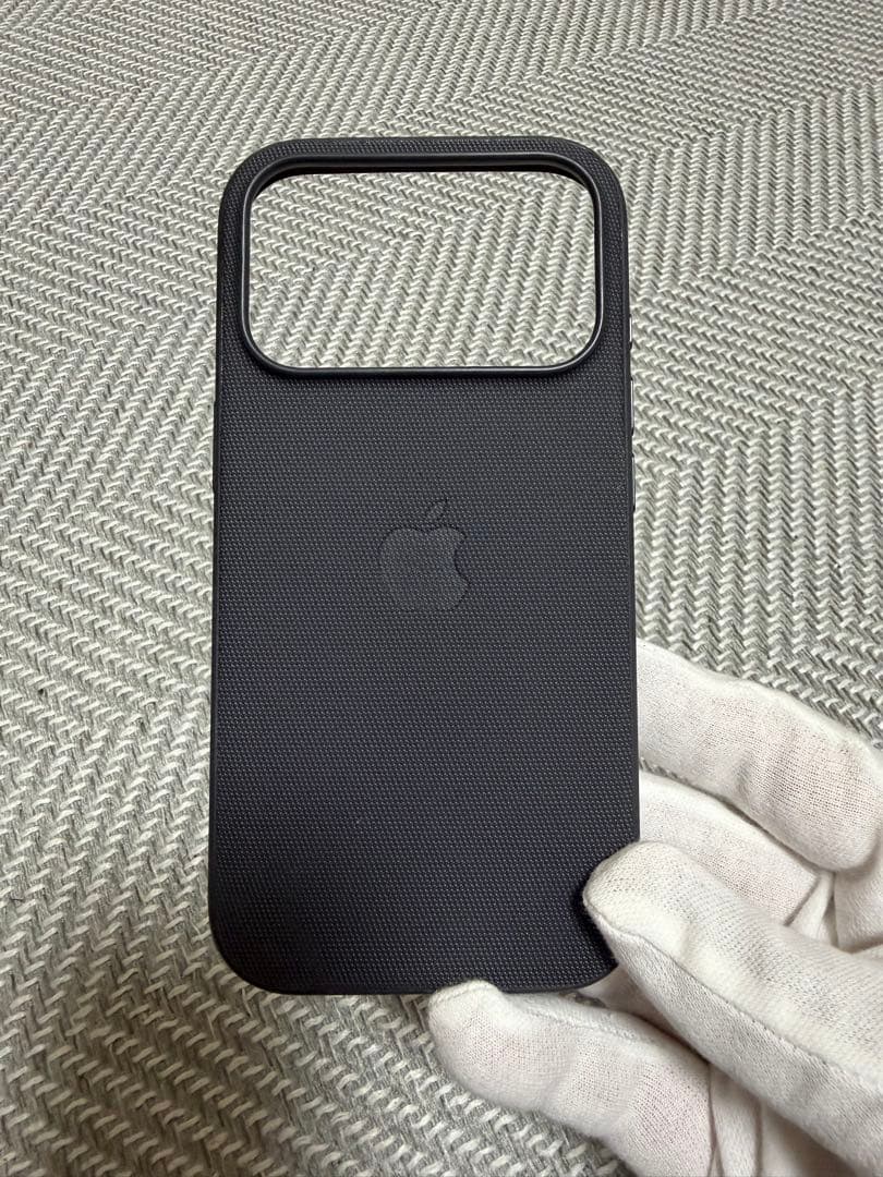 iPhone17Pro 純正シリコンケース・テックウーブンケース