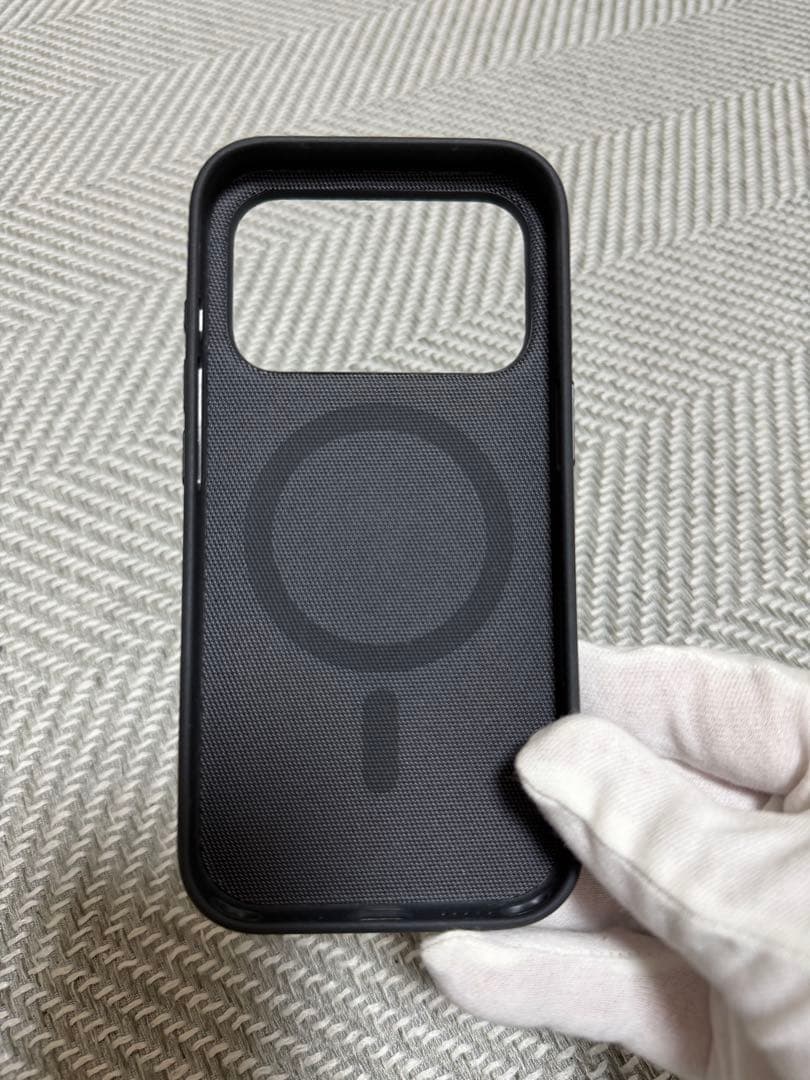 iPhone17Pro 純正シリコンケース・テックウーブンケース
