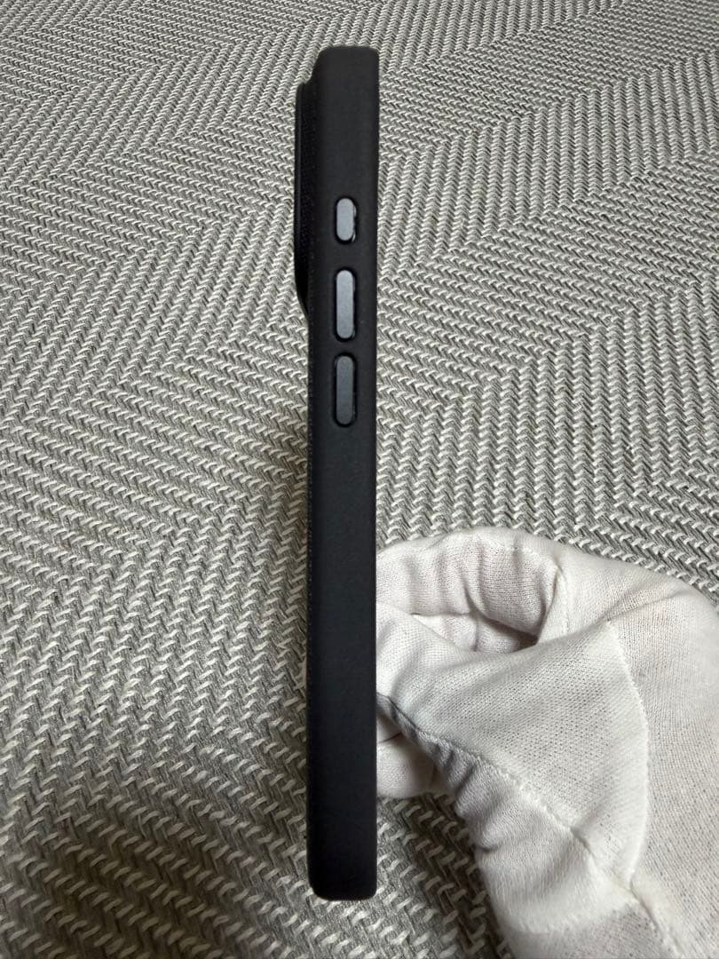 iPhone17Pro 純正シリコンケース・テックウーブンケース