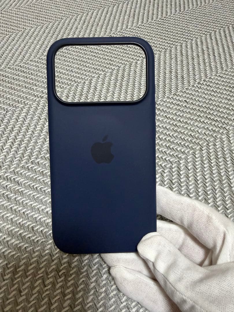 iPhone17Pro 純正シリコンケース・テックウーブンケース