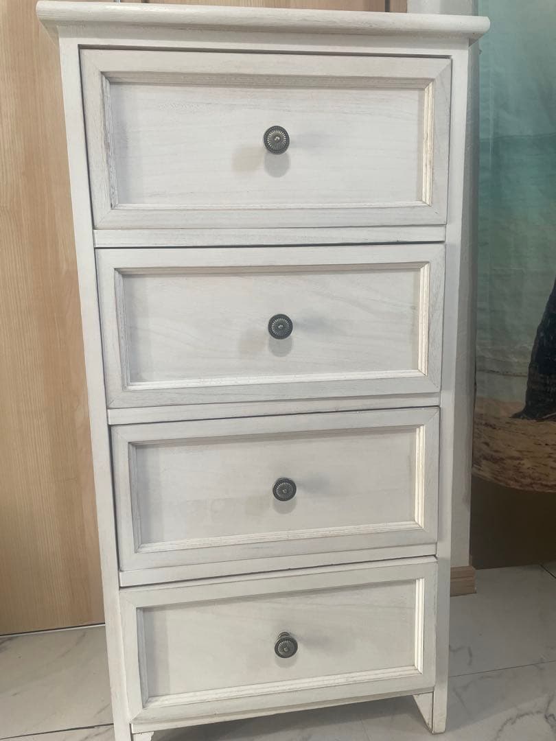 ひ*み様 天然木 アンティーク風4段チェスト