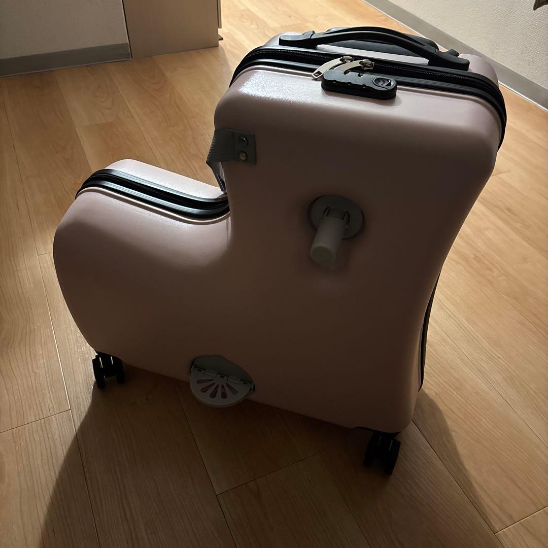 キッズトラベル　子供が乗れる　キャリーケース　ピンク