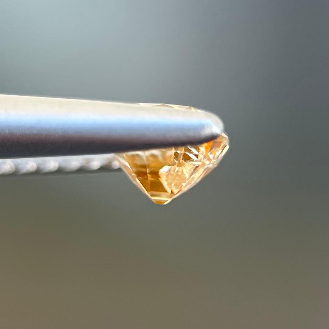 スリランカ産非加熱天然オレンジイエローサファイアルース