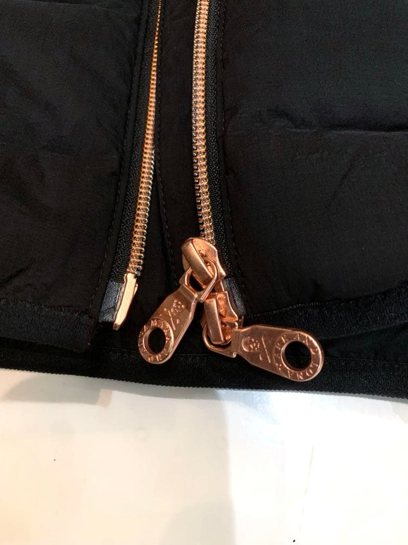 新品未使用　レディース　mark&lona マークアンドロナ　ダウンベスト M