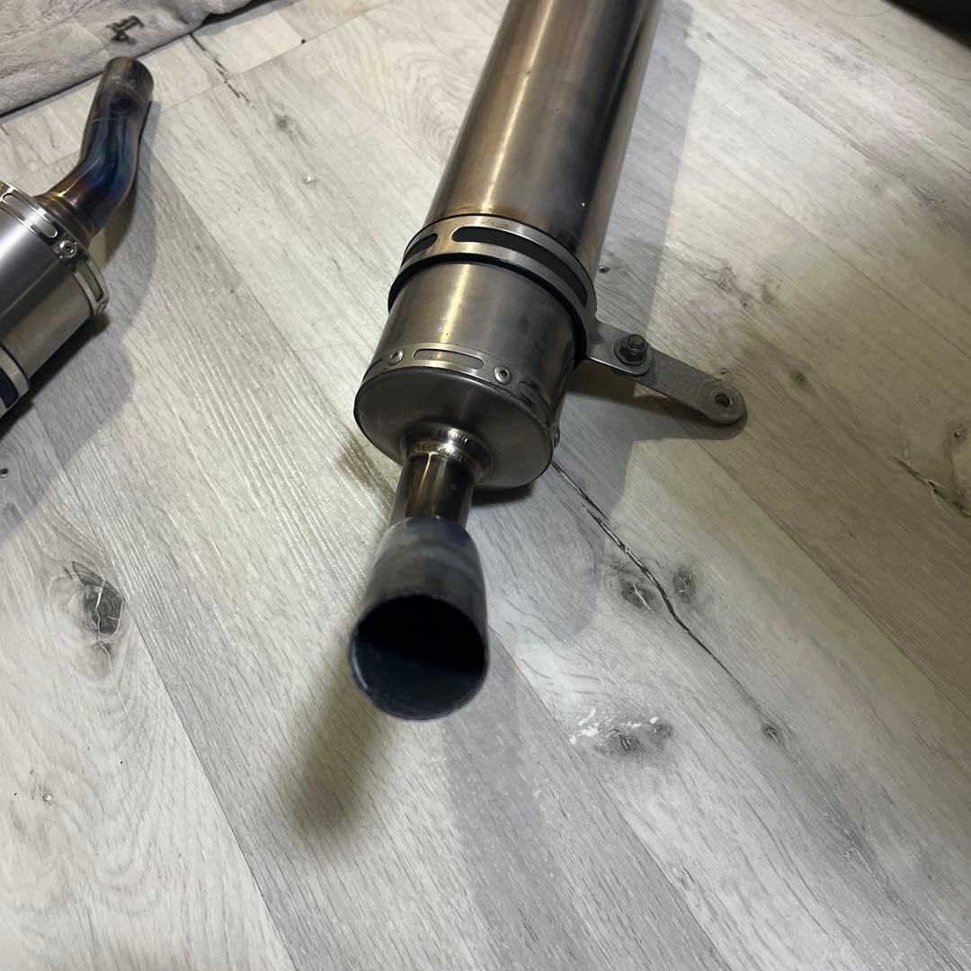 トライアンフ　ストリートトリプル　マフラー