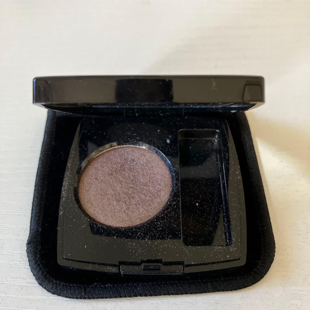 シャネルアイシャドウ、フェイスパウダー、ポーチまとめ売り