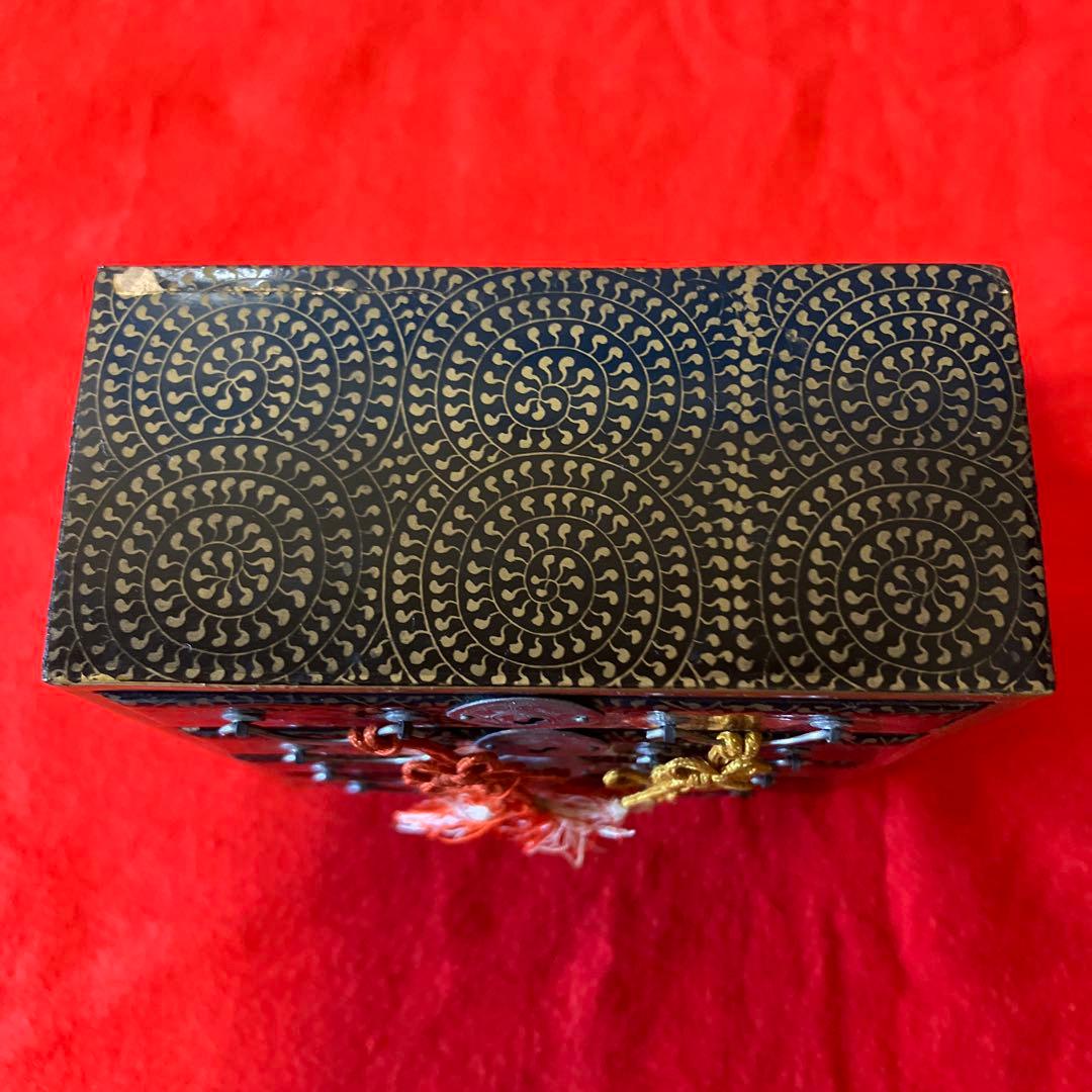 100年以上前のお雛様道具 御三揃(箪笥 長持 両掛)蒔絵御懸盤 桐箱入