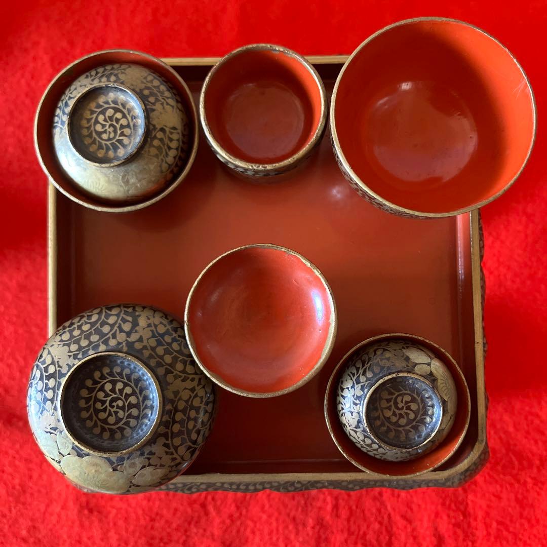 100年以上前のお雛様道具 御三揃(箪笥 長持 両掛)蒔絵御懸盤 桐箱入