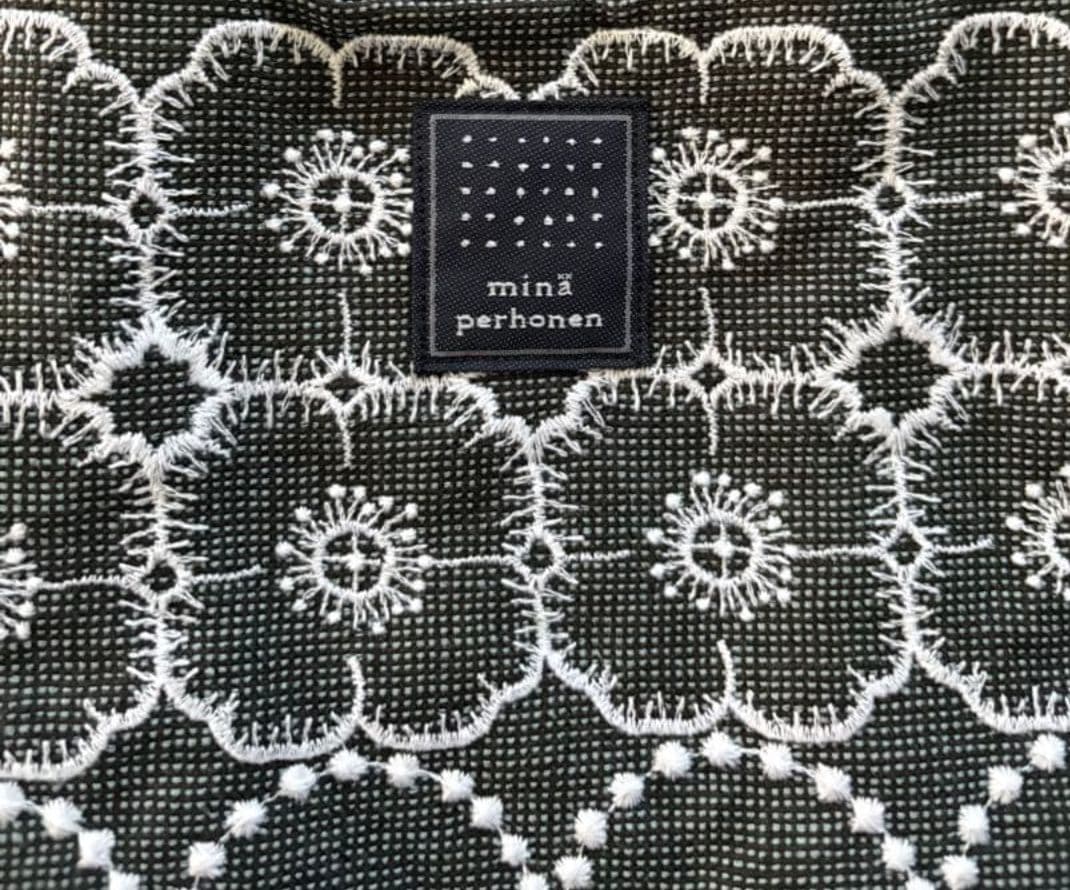 ミナペルホネン　anemone × tambourine