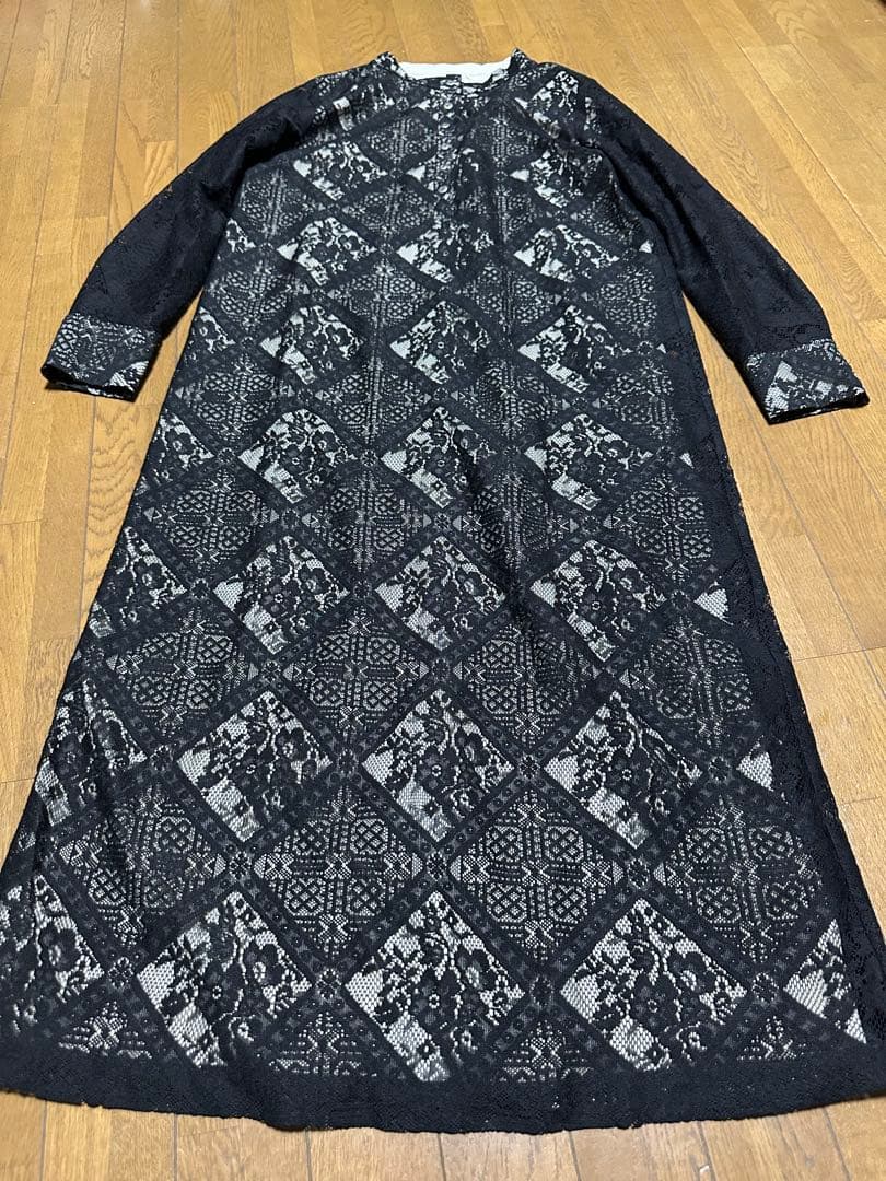 GEOMETRIC FLOWER LACE DRESS ブラック