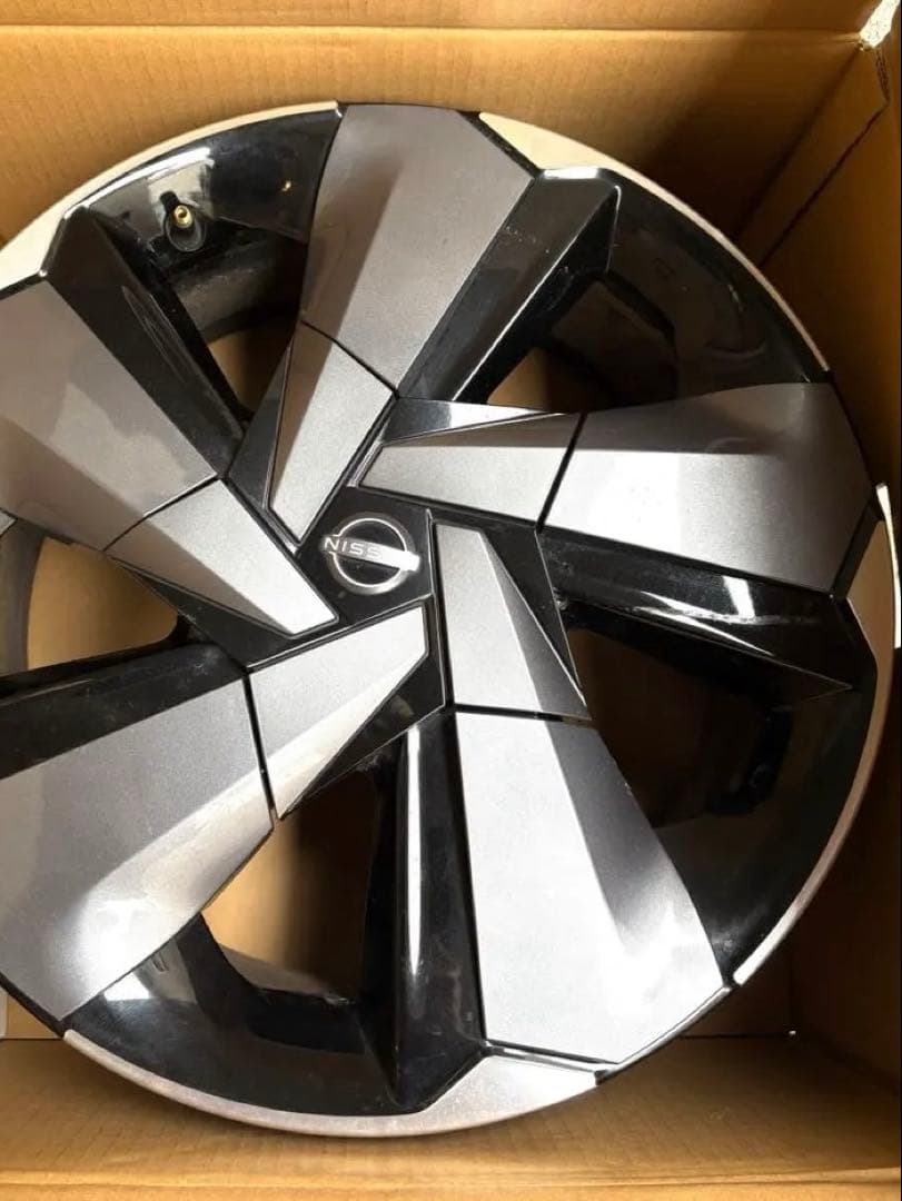 日産オーラ 純正アルミホイール4本セット 送料込み