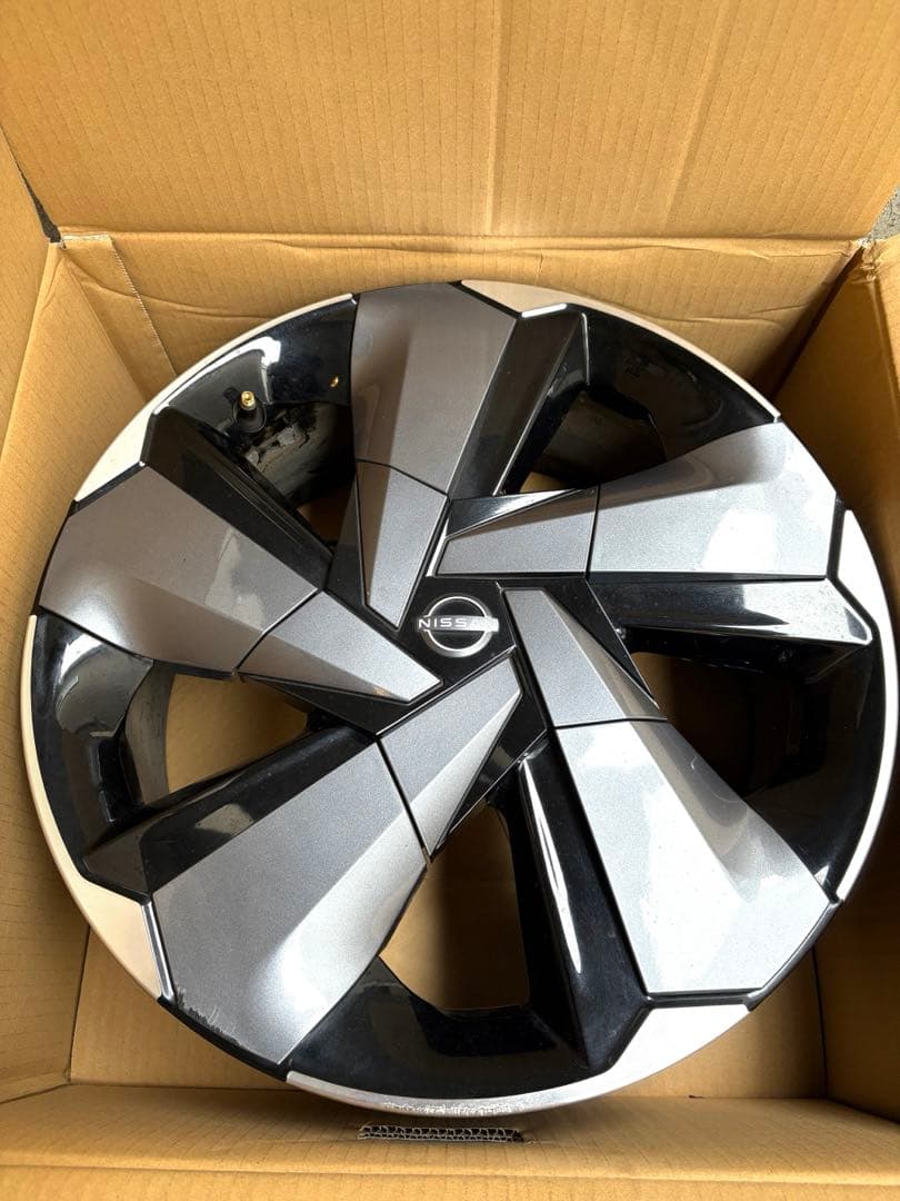 日産オーラ 純正アルミホイール4本セット 送料込み