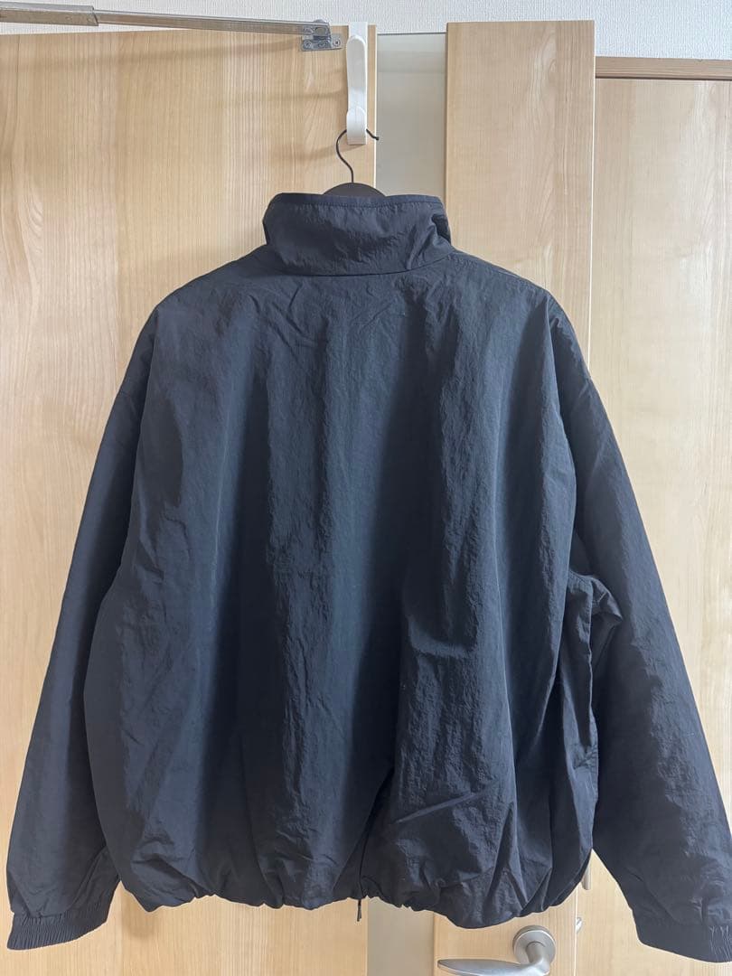 新品未着用　todayful風アウター　軽くて羽織りやすいブラックのアウター