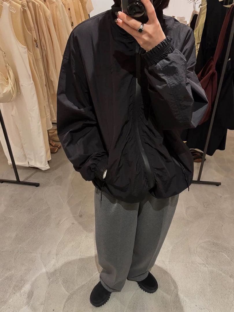 新品未着用　todayful風アウター　軽くて羽織りやすいブラックのアウター