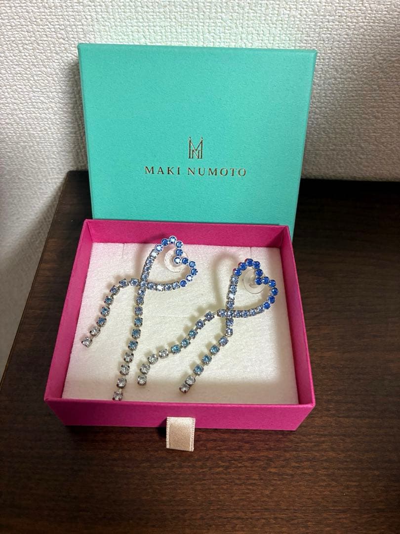 マキヌモト　ロングハートピアス