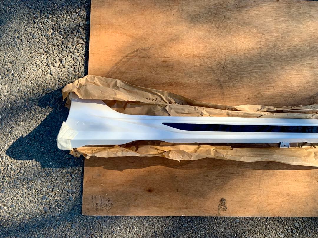 モデリスタ プリウス 50 右サイドスカート ZVW50/ZVW51/ZVW55