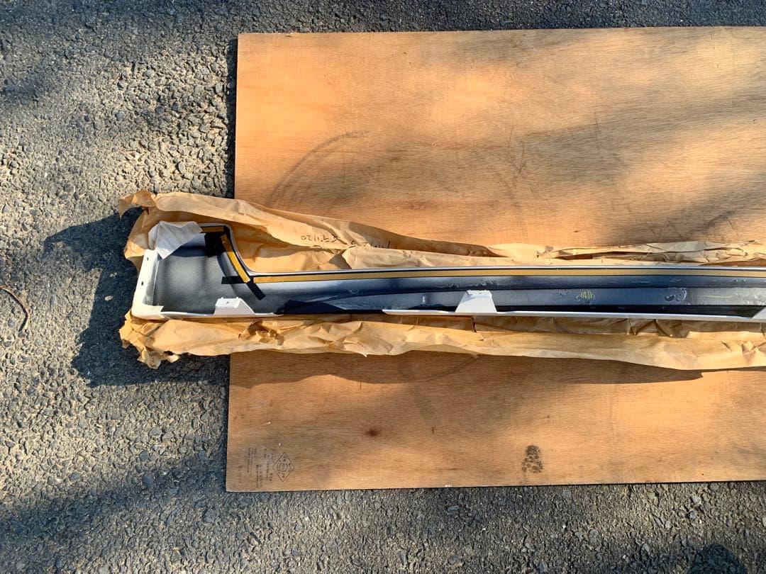 モデリスタ プリウス 50 右サイドスカート ZVW50/ZVW51/ZVW55