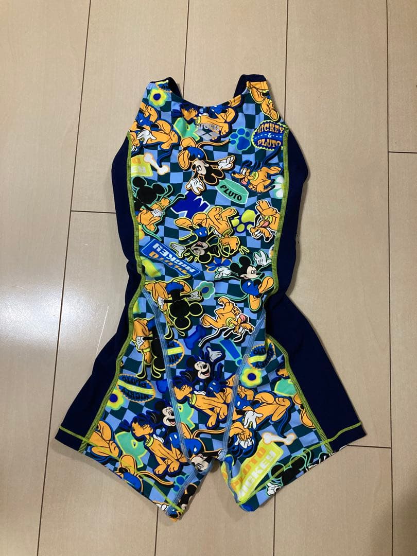 arena タフスーツ水着　ミッキー　サイズM 新品同様