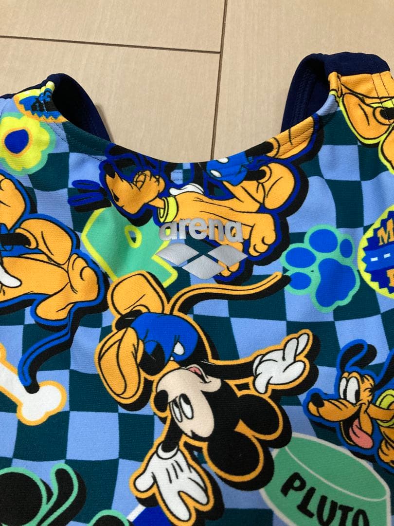 arena タフスーツ水着　ミッキー　サイズM 新品同様