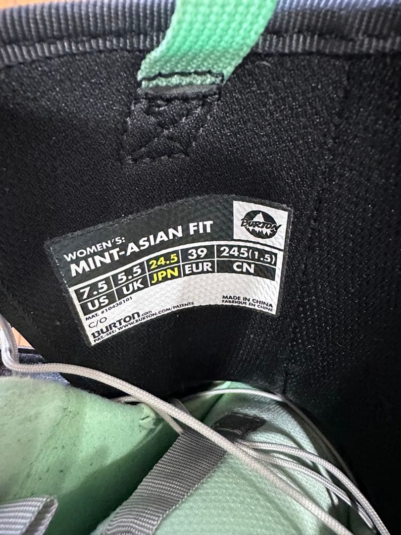 BURTON　バートン○MINT ASIAN FIT 24.5cm（女性用）