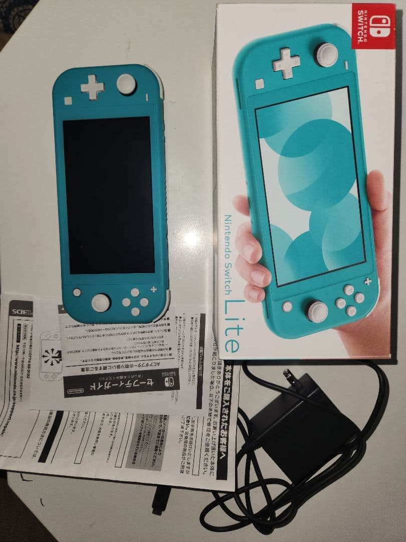 Nintendo Switch Lite ターコイズ　 カッセト3本