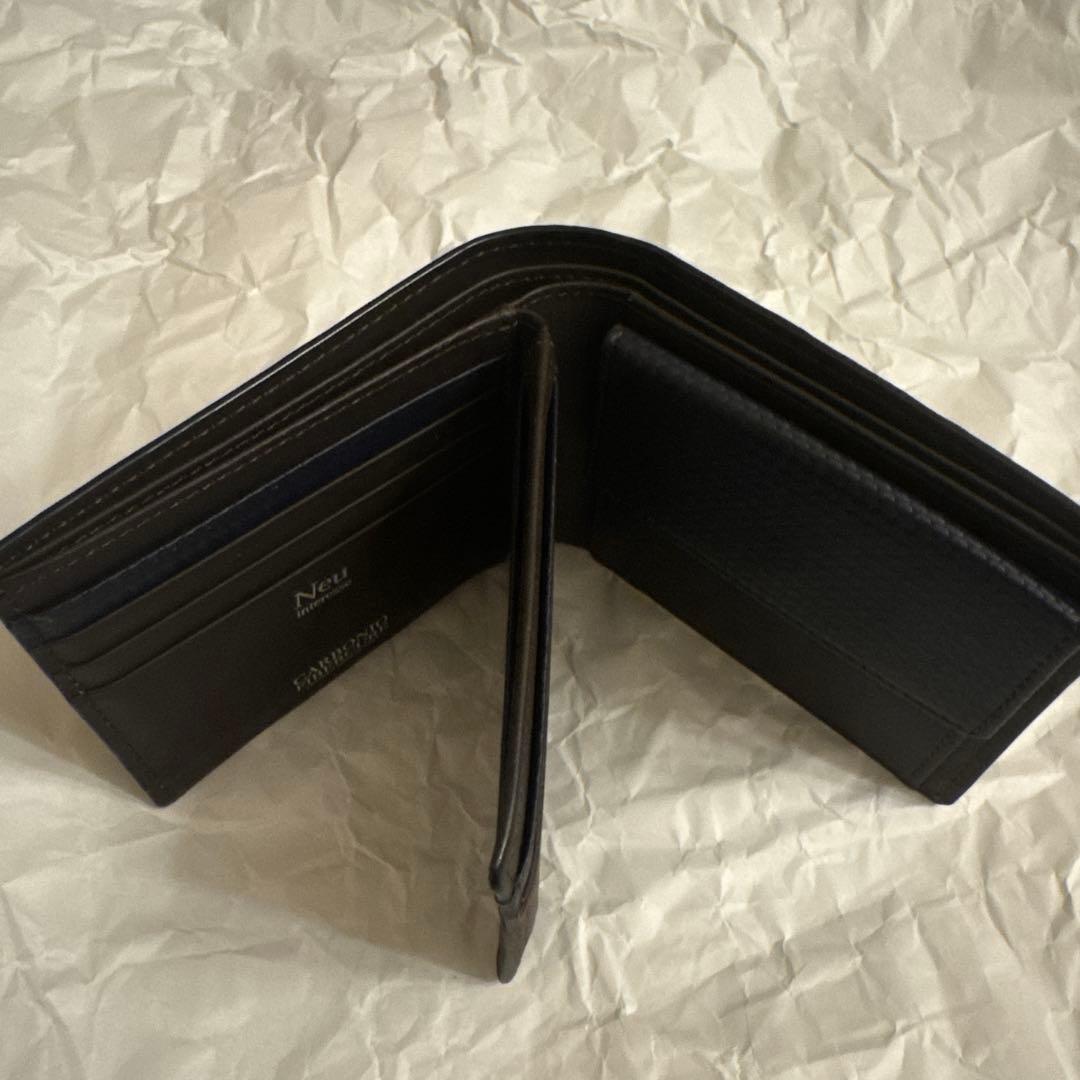 【ノイインテレッセ】二つ折り財布(小銭入れ付き札入)