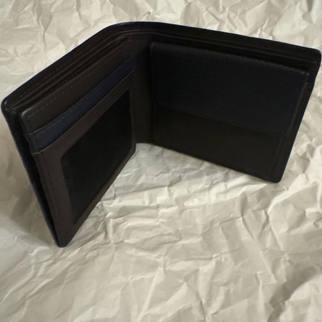 【ノイインテレッセ】二つ折り財布(小銭入れ付き札入)