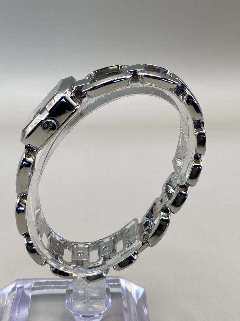 [美品]GUCCI シルバー スクエアフェイス腕時計125.5 YA125502