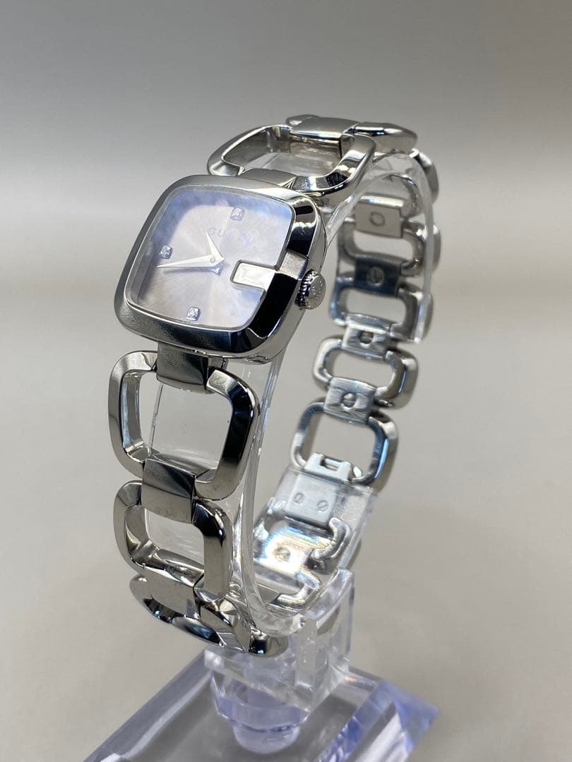 [美品]GUCCI シルバー スクエアフェイス腕時計125.5 YA125502