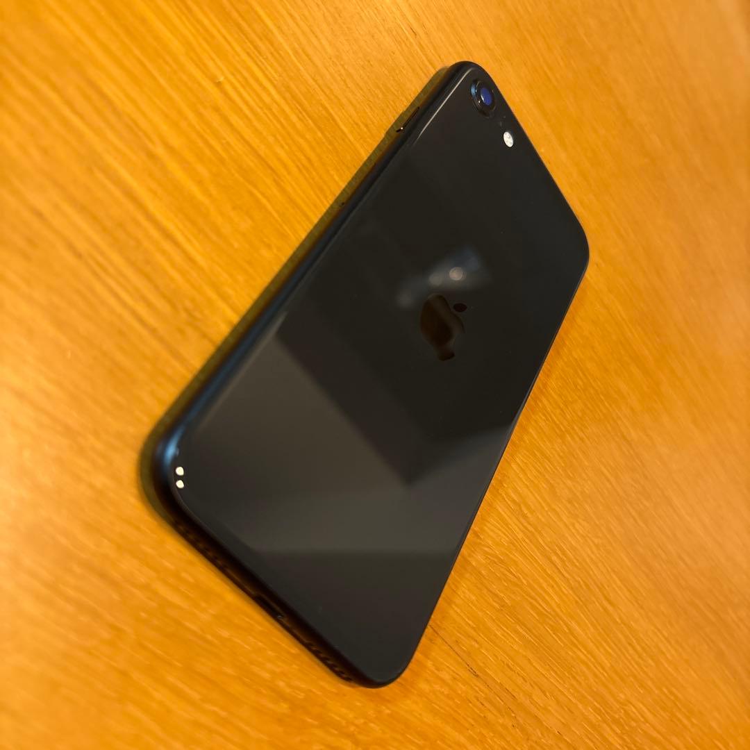 iPhone SE 第2世代 256GB ブラック SIMフリー 充電の接続不良