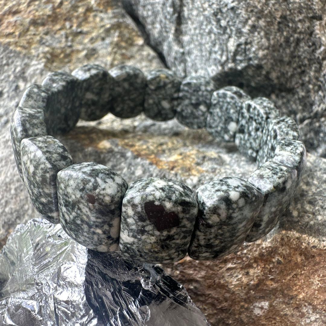 遠野霊石　超高波動　スペシャルバングル　ハンドメイド　感謝の石　奇跡の石　波動石