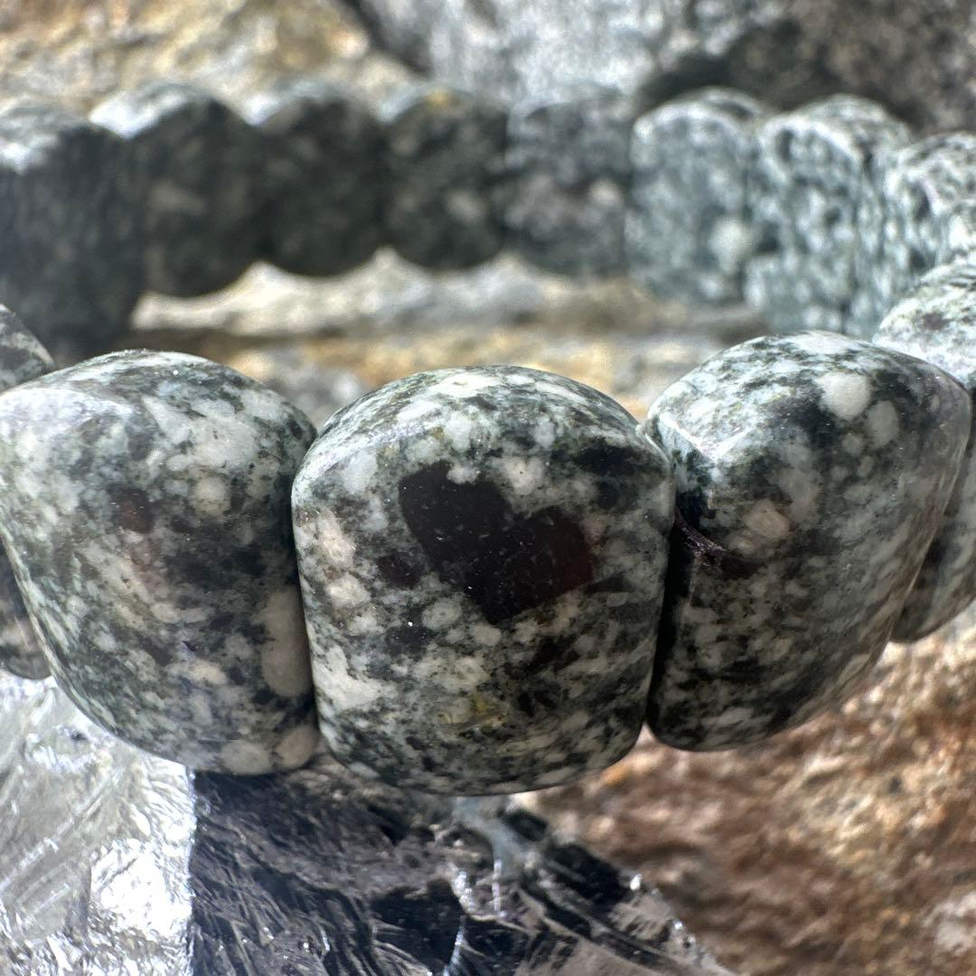 遠野霊石　超高波動　スペシャルバングル　ハンドメイド　感謝の石　奇跡の石　波動石