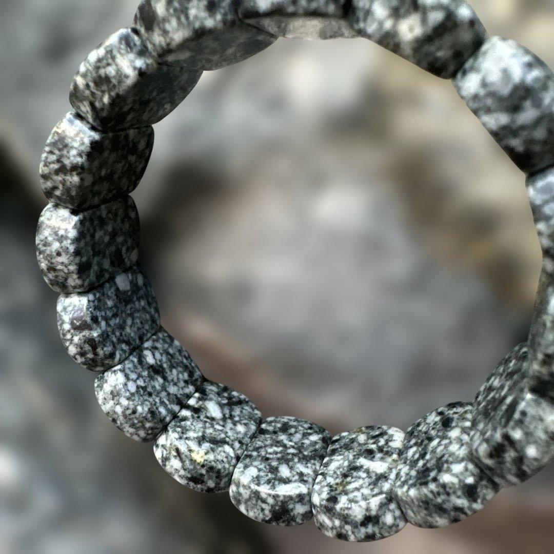 遠野霊石　超高波動　スペシャルバングル　ハンドメイド　感謝の石　奇跡の石　波動石