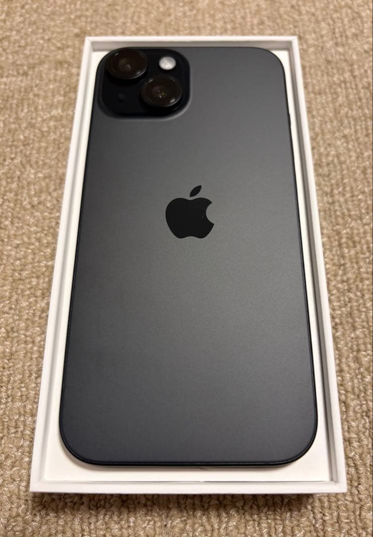 【美品】iPhone 15 ブラック 128GB SIMフリー