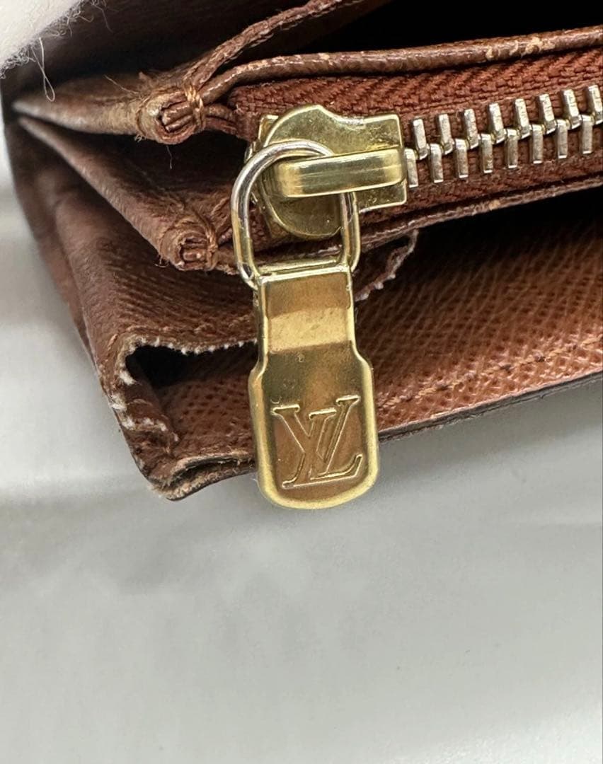 ルイヴィトン ポルトフォイユ サラ モノグラム 長財布 カード入れ10枚