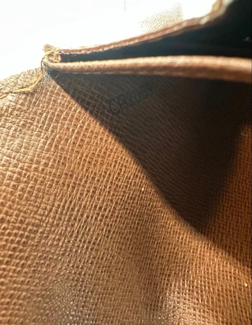 ルイヴィトン ポルトフォイユ サラ モノグラム 長財布 カード入れ10枚