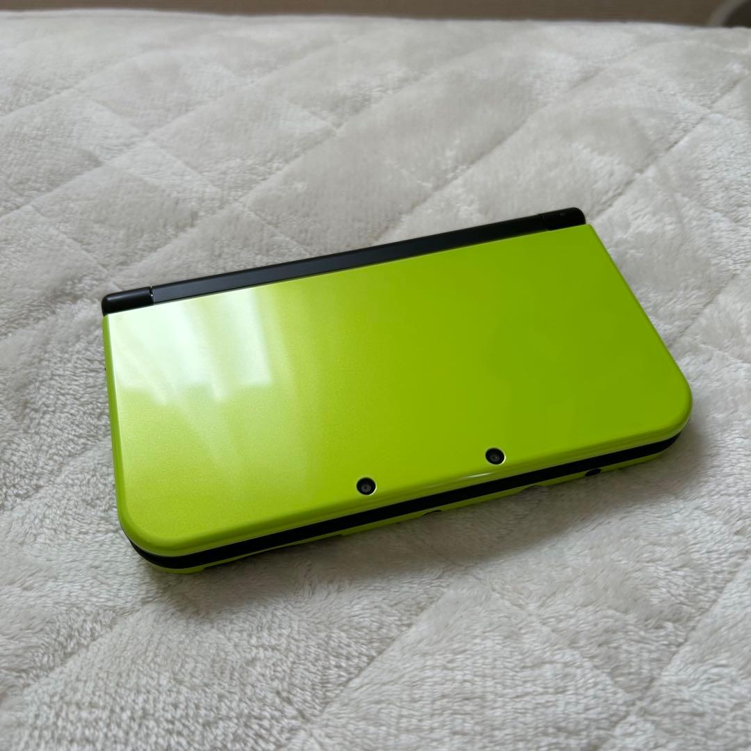 Newニンテンドー3DS LL ライム ブラック 本体 充電コード・カバー付き