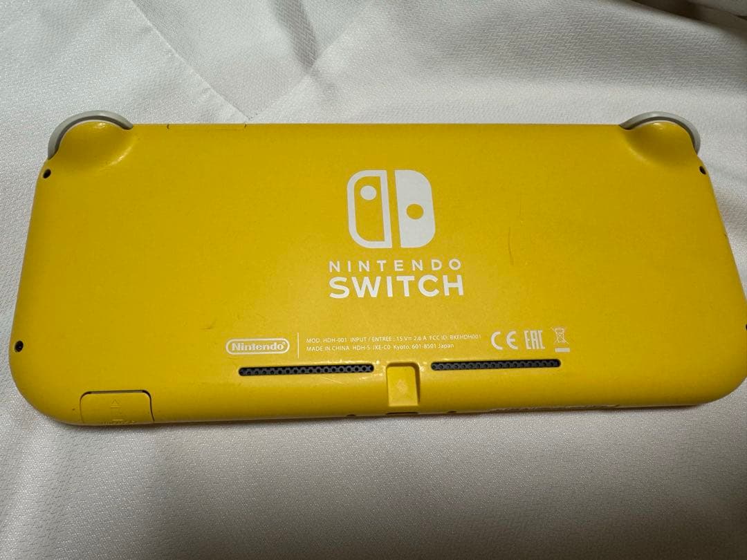 し*う様 NINTENDO switchlight イエロー