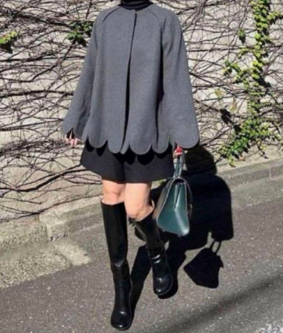 cygne シーニュ　スカラップケープsophie 　ポンチョ　グレー　サイズ1