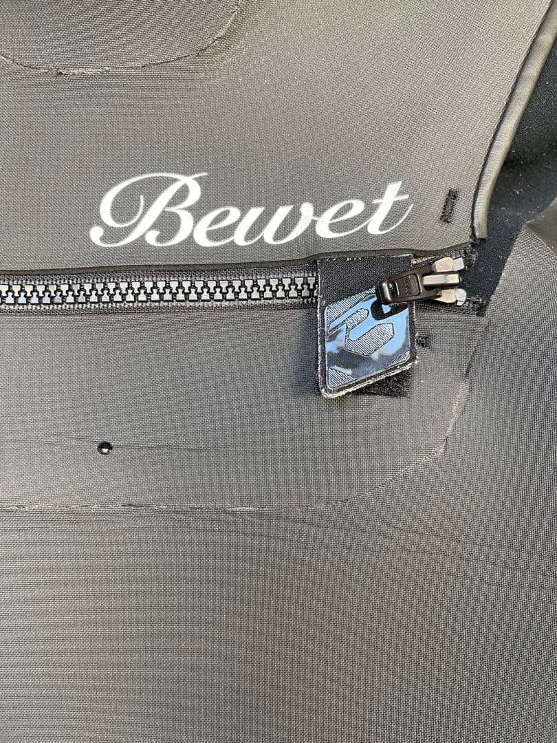 土曜まで早い者勝ち特別価格 Bewet ドライスーツ 黒