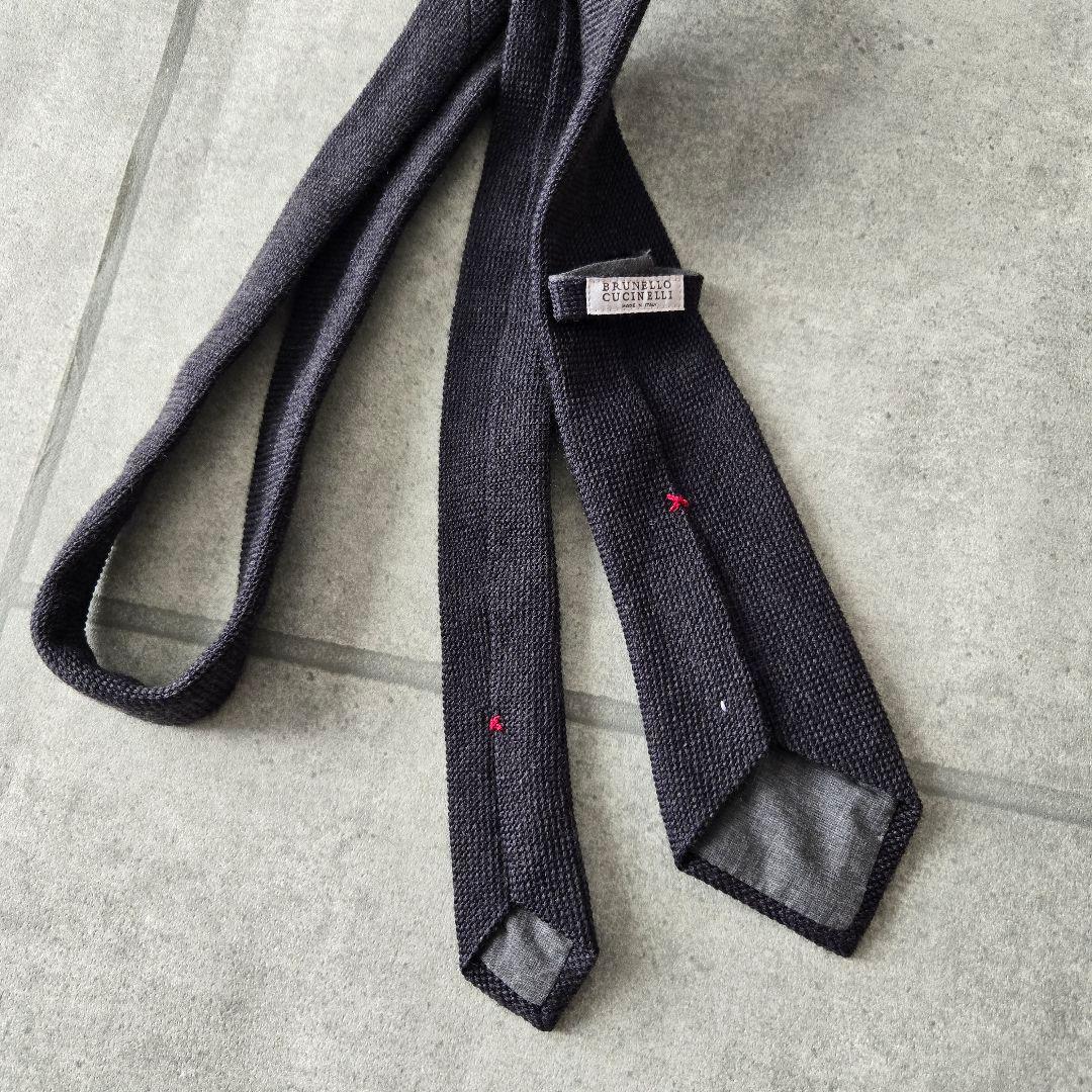美品 ブルネロクチネリ シルク混 ソリッドタイ ナロータイ ネクタイ