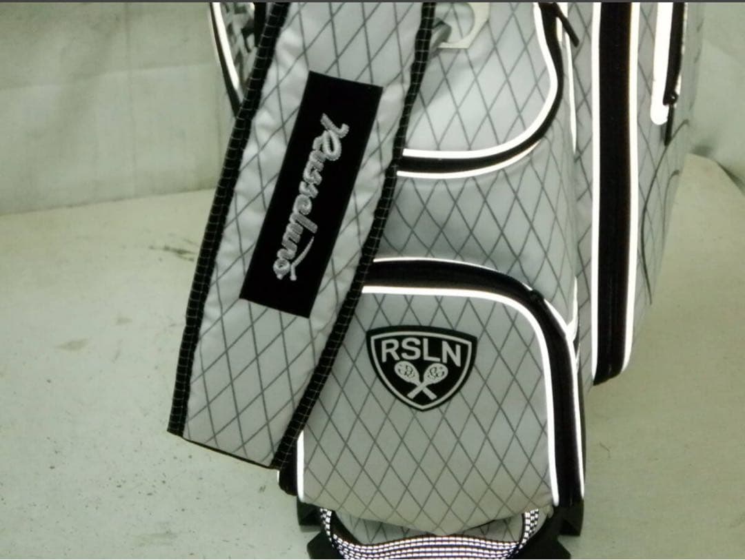 ラッセルノ セルフスタンド一体型　キャディバック　美品　定価121000円の品